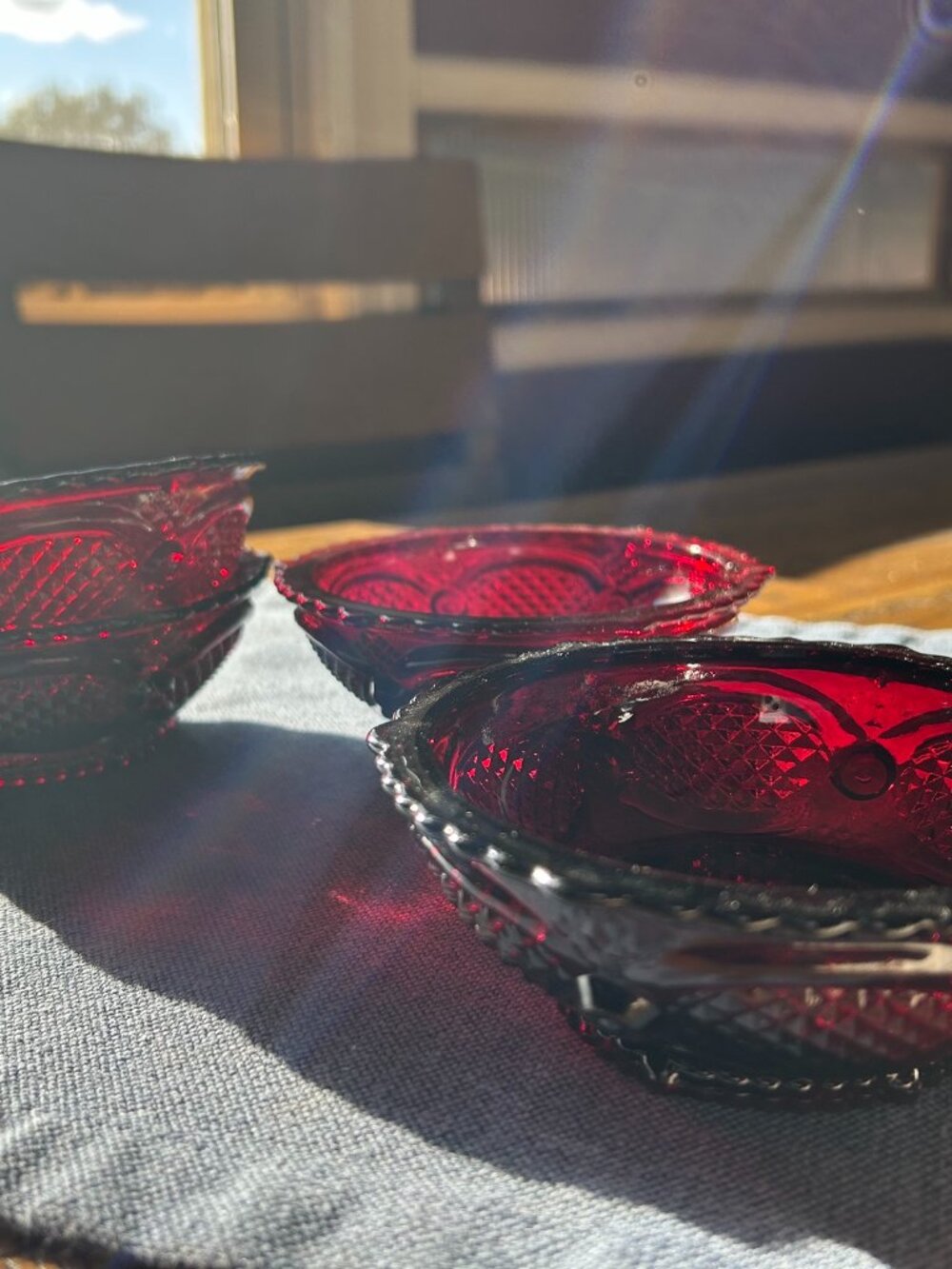 Vintage Avon 1786 Cape Cod collection   ruby  red dessert or fruit bowl  2 in he